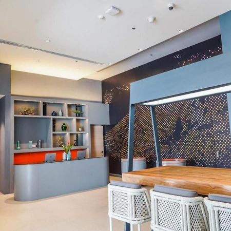 Go Hotels Plus Naga Bagian luar foto