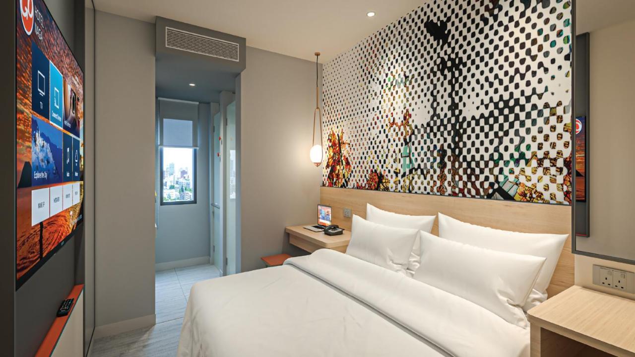 Go Hotels Plus Naga Bagian luar foto