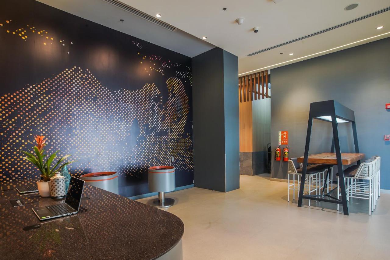 Go Hotels Plus Naga Bagian luar foto