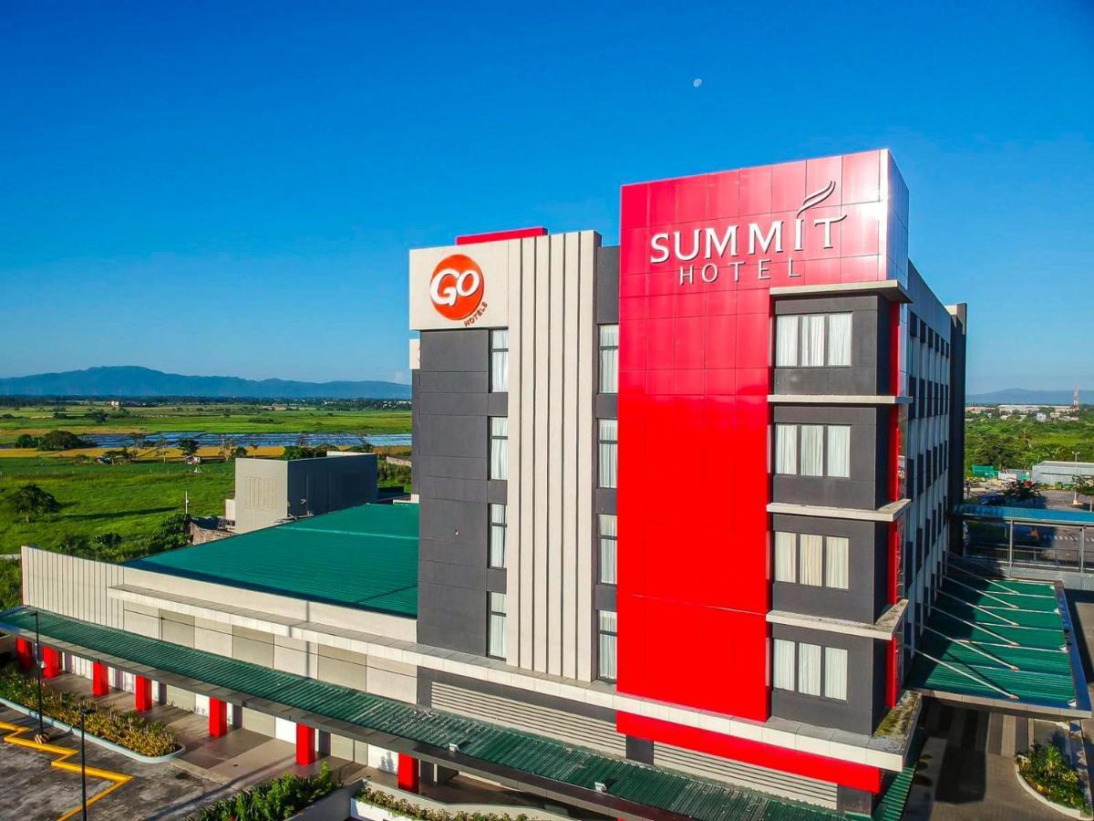 Go Hotels Plus Naga Bagian luar foto