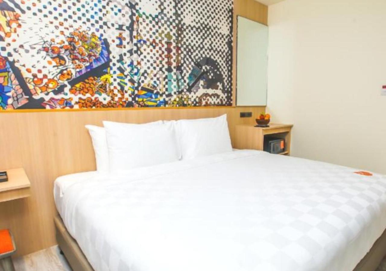 Go Hotels Plus Naga Bagian luar foto
